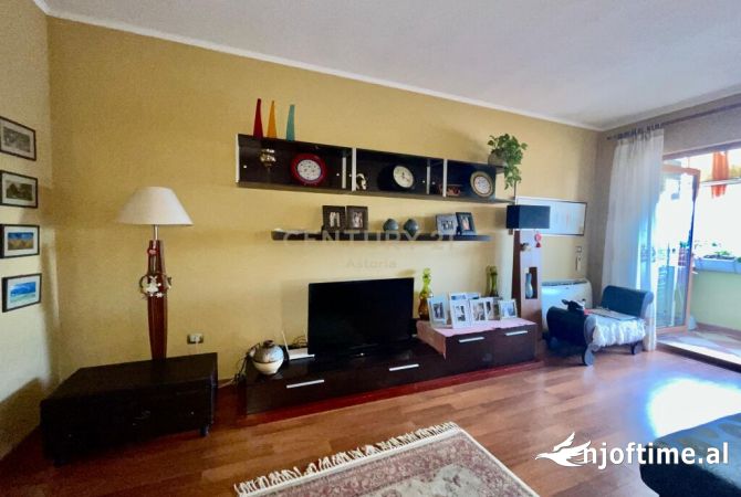 Shtepi me qera 2+1 ne Tirane - 800 Euro