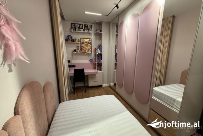 Shtepi ne shitje Apartament ne Tirane, 2+1, Mobilimi E mobiluar, Pagesa 259,000  Euro.