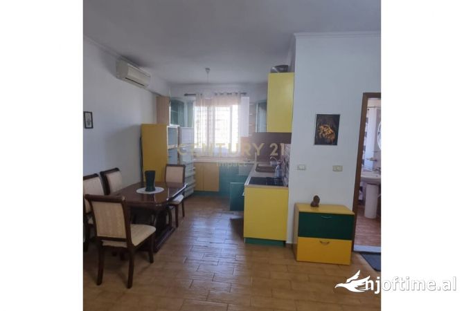 Shtepi me qera 2+1 ne Tirane - 550 Euro