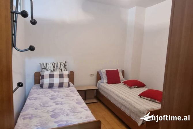 Shtepi me qera Apartament ne Tirane, 2+1, Mobilimi E mobiluar, Pagesa 550  Euro.