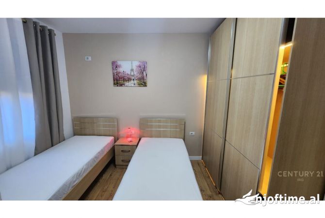 Shtepi me qera Apartament ne Tirane, 2+1, Mobilimi E mobiluar, Pagesa 700  Euro.