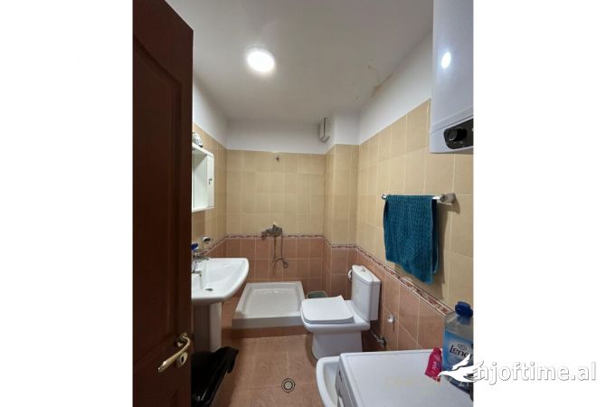Shtepi me qera Apartament ne Tirane, 1+1, Mobilimi E mobiluar, Pagesa 650  Euro.