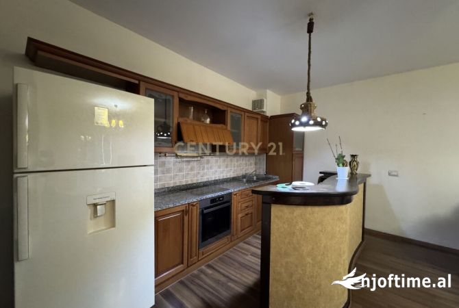 Shtepi me qera Apartament ne Tirane, 1+1, Mobilimi E mobiluar, Pagesa 500  Euro.