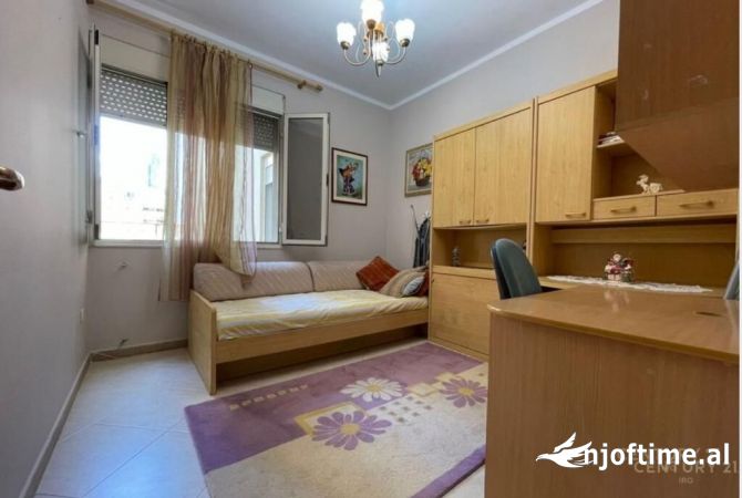 Shtepi ne shitje 1+1 ne Tirane - 110,000 Euro