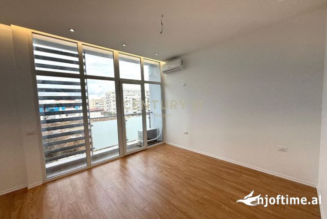 Shtepi ne shitje Apartament ne Tirane, 2+1, Mobilimi Bosh, pa mobiluar, Pagesa 340,000  Euro.