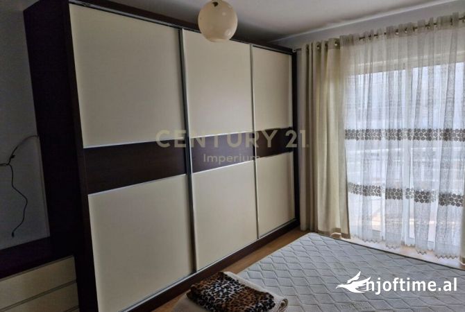 Shtepi ne shitje Apartament ne Tirane, 3+1, Mobilimi E mobiluar, Pagesa 204,600  Euro.
