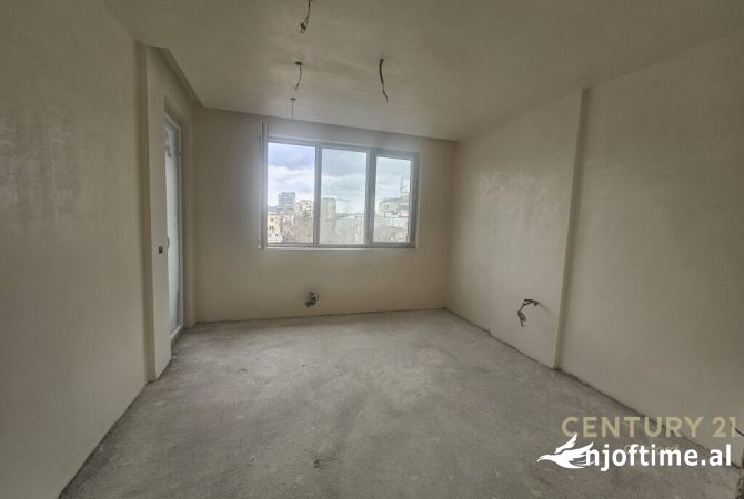 Shtepi ne shitje Apartament ne Tirane, 2+1, Mobilimi Bosh, pa mobiluar, Pagesa 380,000  Euro.