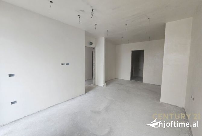 Shtepi ne shitje Apartament ne Tirane, 2+1, Mobilimi Bosh, pa mobiluar, Pagesa 380,000  Euro.