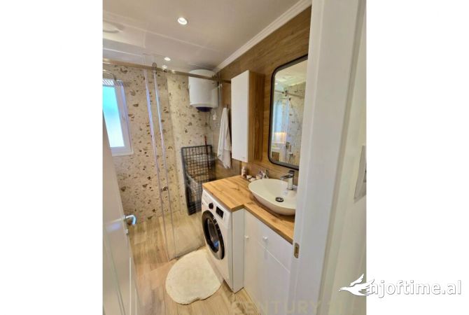 Shtepi me qera Apartament ne Tirane, 1+1, Mobilimi E mobiluar, Pagesa 600  Euro.