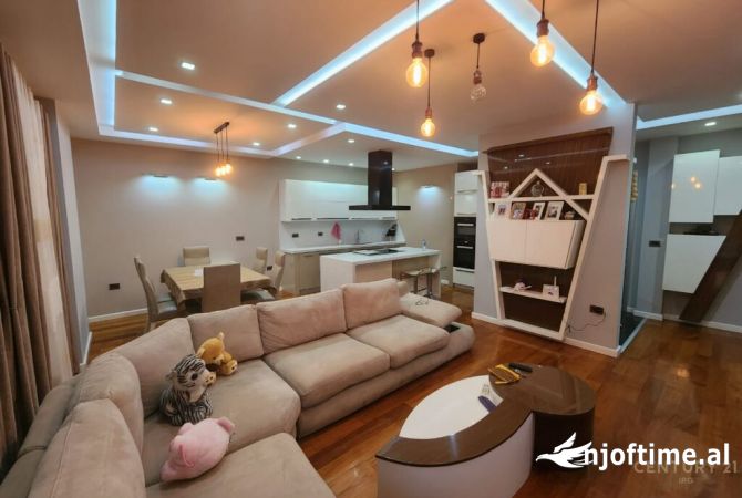 Shtepi me qera 2+1 ne Tirane - 1,000 Euro