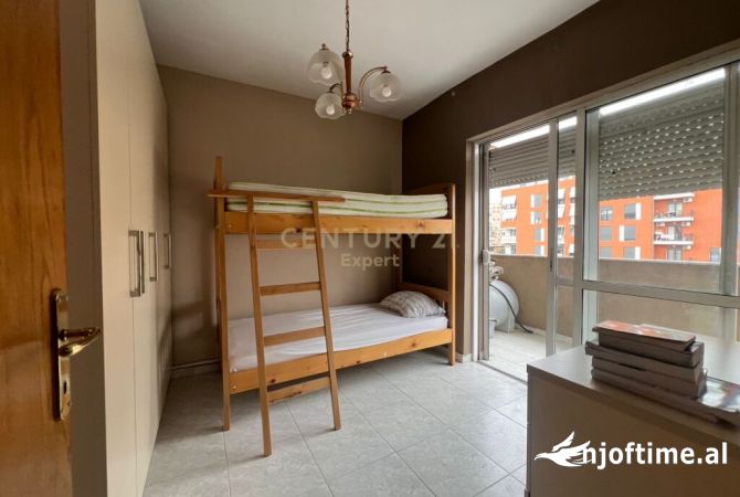Shtepi me qera Apartament ne Tirane, 2+1, Mobilimi E mobiluar, Pagesa 450  Euro.
