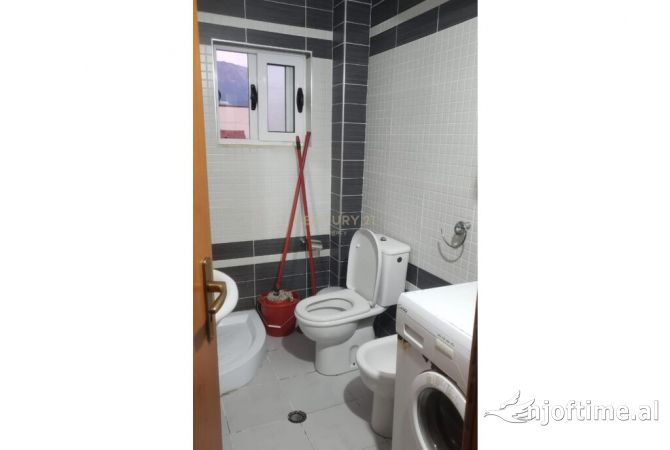 Shtepi ne shitje Apartament ne Tirane, 2+1, Mobilimi E mobiluar, Pagesa 87,550  Euro.