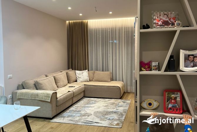 Shtepi me qera 2+1 ne Tirane - 800 Euro