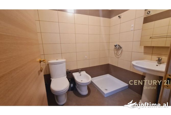 Shtepi me qera Apartament ne Tirane, 2+1, Mobilimi E mobiluar, Pagesa 700  Euro.