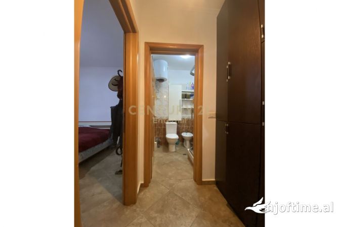 Shtepi ne shitje Apartament ne Tirane, 1+1, Mobilimi E mobiluar, Pagesa 128,000  Euro.