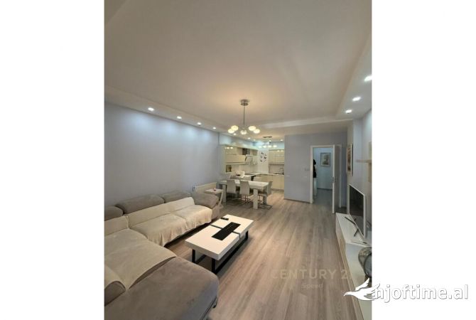 Shtepi me qera 2+1 ne Tirane - 800 Euro