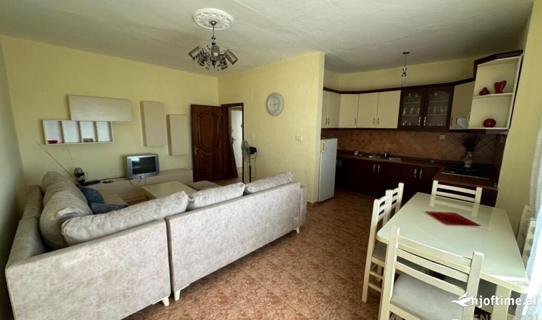 Shtepi ne shitje Apartament ne Tirane, 1+1, Mobilimi E mobiluar, Pagesa 75,000  Euro.