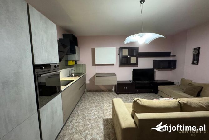 Shtepi me qera 2+1 ne Tirane - 500 Euro