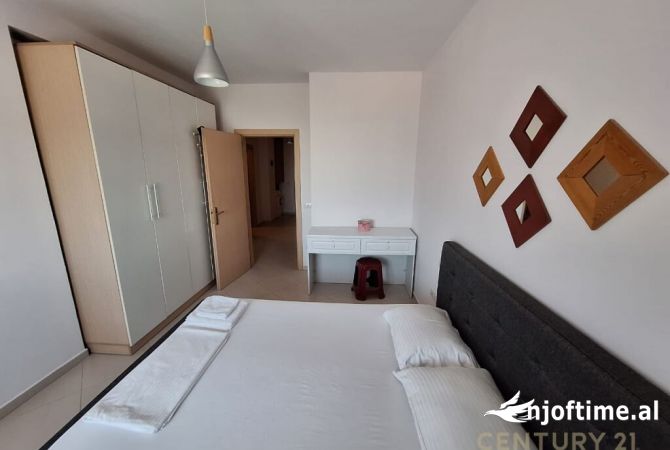 Shtepi ne shitje Apartament ne Tirane, 1+1, Mobilimi E mobiluar, Pagesa 97,000  Euro.