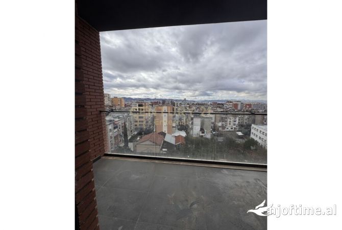 Shtepi ne shitje Apartament ne Tirane, 3+1, Mobilimi Bosh, pa mobiluar, Pagesa 208,000  Euro.