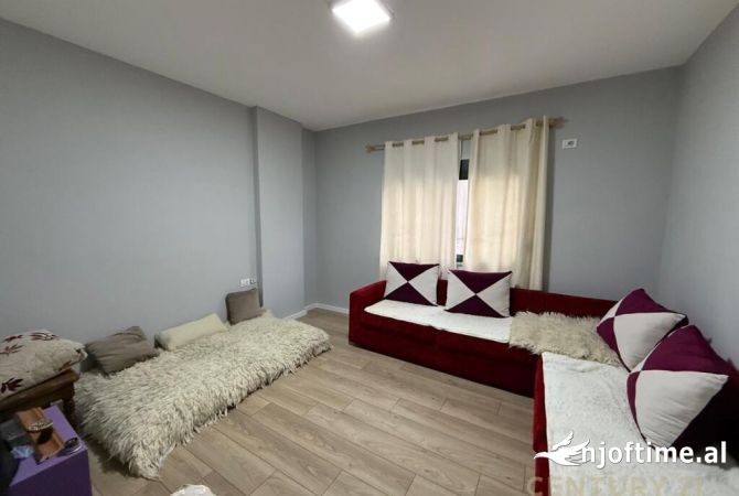 Shtepi me qera 2+1 ne Tirane - 450 Euro