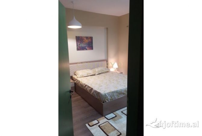 Shtepi me qera Apartament ne Tirane, 2+1, Mobilimi E mobiluar, Pagesa 650  Euro.