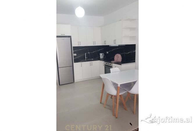 Shtepi me qera 2+1 ne Tirane - 650 Euro
