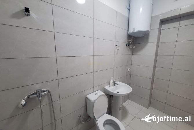 Shtepi ne shitje Apartament ne Tirane, 1+1, Mobilimi Bosh, pa mobiluar, Pagesa 85,000  Euro.
