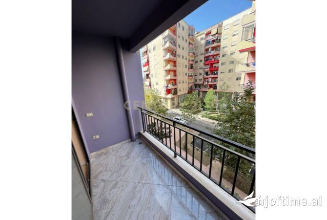 Shtepi ne shitje Apartament ne Tirane, 2+1, Mobilimi E mobiluar, Pagesa 150,000  Euro.