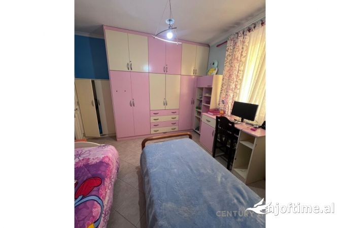 Shtepi me qera Apartament ne Tirane, 2+1, Mobilimi E mobiluar, Pagesa 600  Euro.