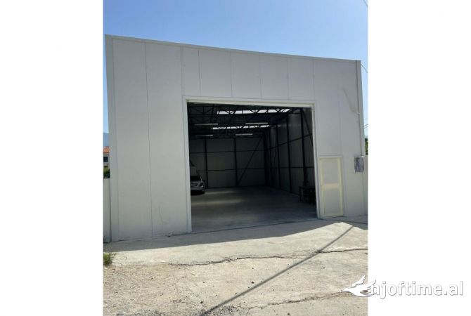 Ambient biznesi me qera 4+1 ne Tirane - 1,100 Euro