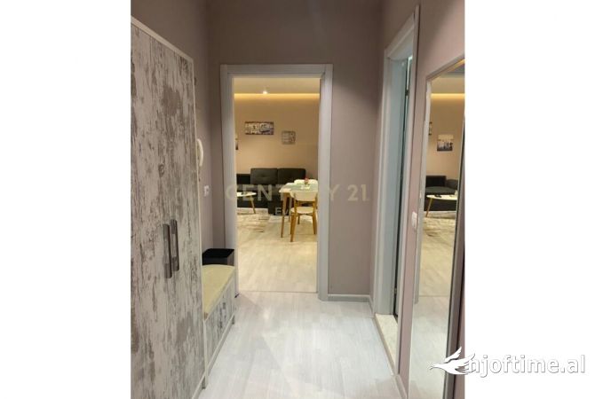 Shtepi me qera Apartament ne Tirane, 1+1, Mobilimi E mobiluar, Pagesa 700  Euro.