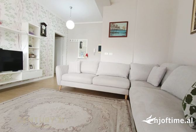 Shtepi me qera 2+1 ne Tirane - 750 Euro