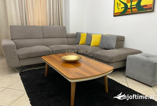 Shtepi me qera 2+1 ne Tirane - 650 Euro