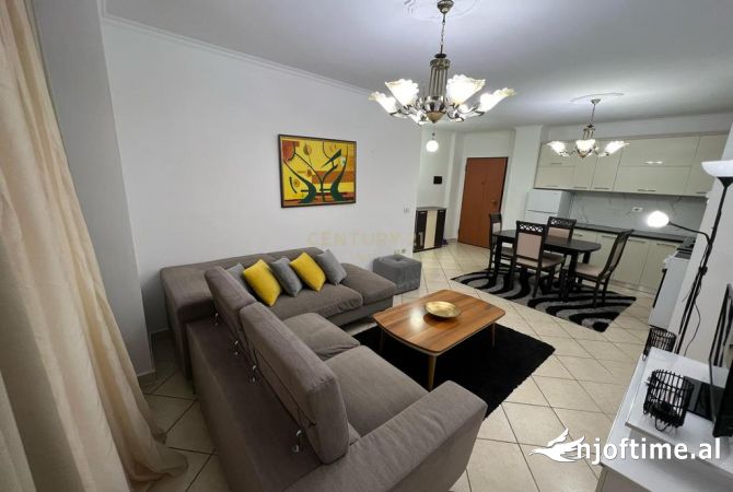 Shtepi me qera Apartament ne Tirane, 2+1, Mobilimi E mobiluar, Pagesa 650  Euro.