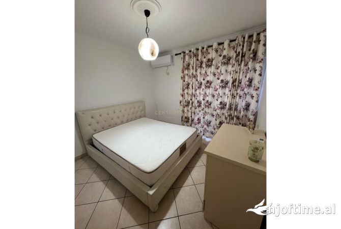 Shtepi me qera Apartament ne Tirane, 2+1, Mobilimi E mobiluar, Pagesa 650  Euro.