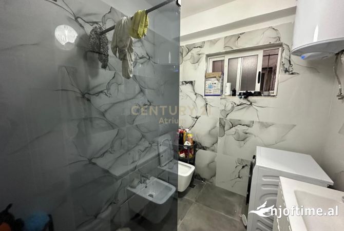 Shtepi ne shitje Apartament ne Tirane, 2+1, Mobilimi E mobiluar, Pagesa 165,000  Euro.