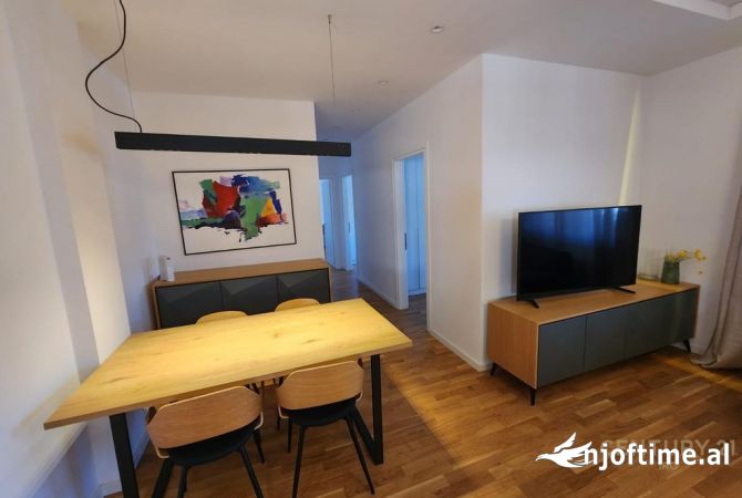 Shtepi me qera 3+1 ne Tirane - 1,300 Euro