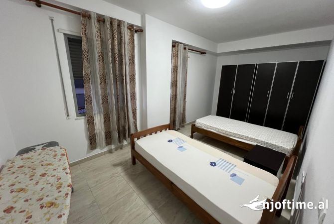 Shtepi me qera Apartament ne Tirane, 2+1, Mobilimi E mobiluar, Pagesa 800  Euro.