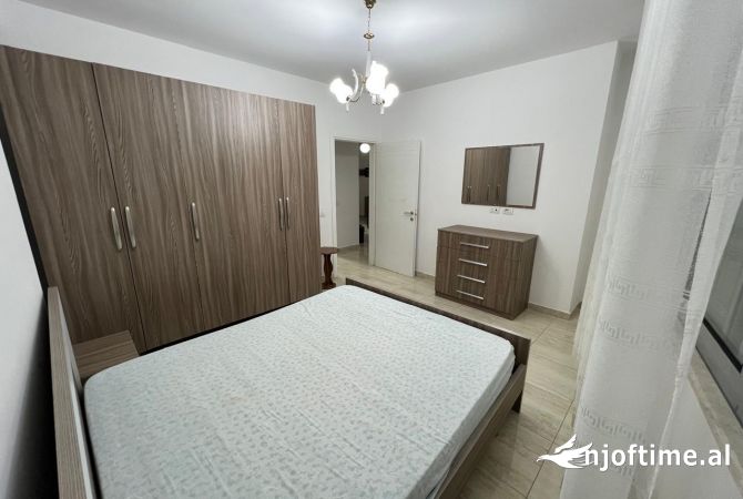 Shtepi me qera 2+1 ne Tirane - 800 Euro