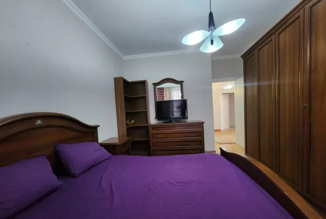 Shtepi me qera 2+1 ne Tirane - 750 Euro