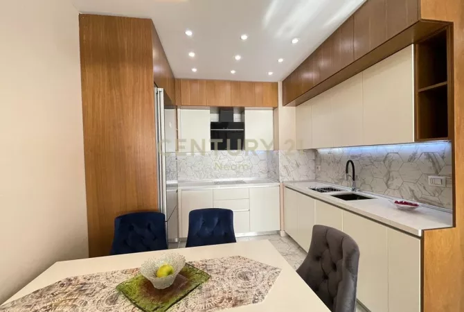 Shtepi me qera 3+1 ne Tirane - 800 Euro