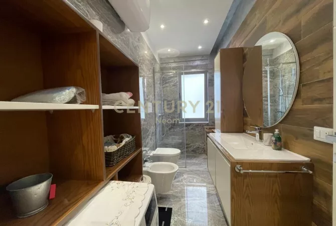 Shtepi me qera 3+1 ne Tirane - 800 Euro