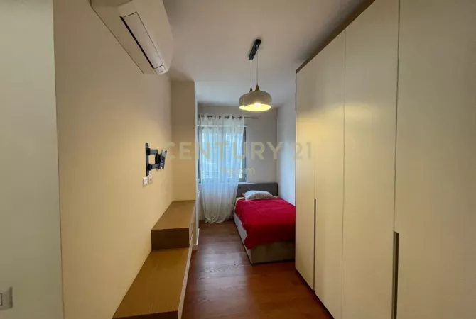Shtepi me qera Apartament ne Tirane, 3+1, Mobilimi E mobiluar, Pagesa 800  Euro.