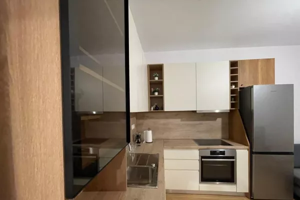 Shtepi me qera 2+1 ne Tirane - 700 Euro