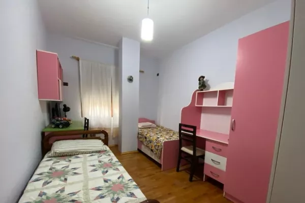 Shtepi me qera 2+1 ne Tirane - 600 Euro
