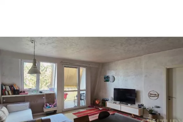 Shtepi me qera 2+1 ne Tirane - 1,200 Euro