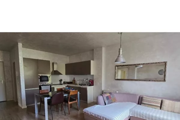 Shtepi me qera 2+1 ne Tirane - 1,200 Euro