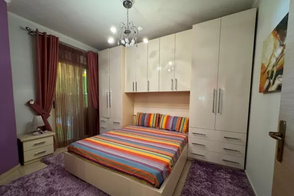 Shtepi me qera 2+1 ne Tirane - 800 Euro