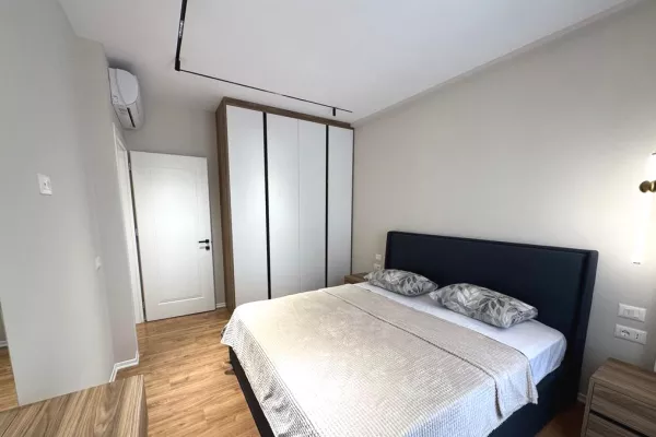Shtepi me qera Apartament ne Tirane, 2+1, Mobilimi E mobiluar, Pagesa 1,100  Euro.
